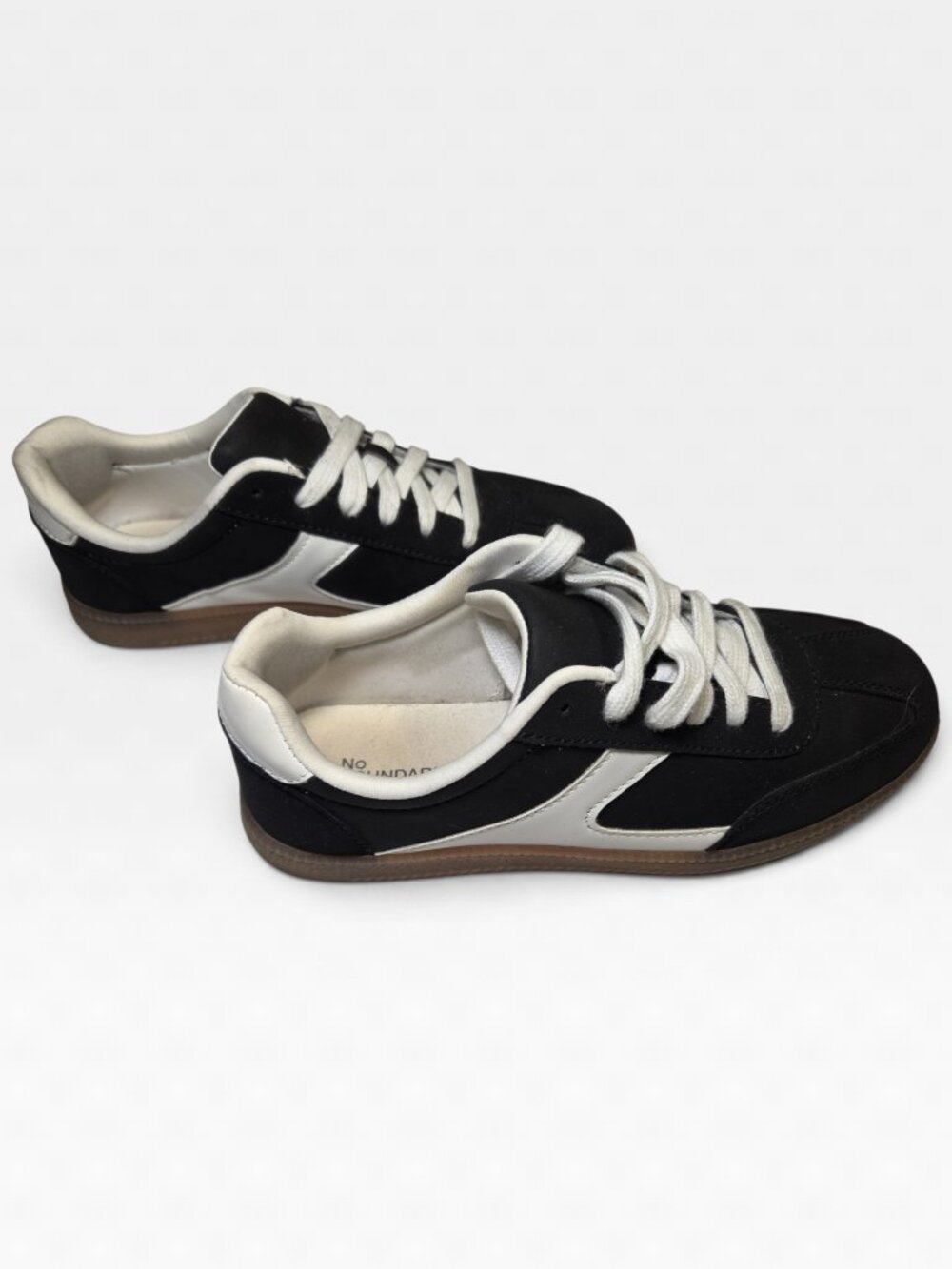 No Boundaries Retro Court Gum Sole Sneakers 7